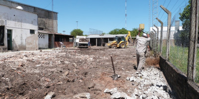 Renovación del patio del Centro Social Cosmopolita
