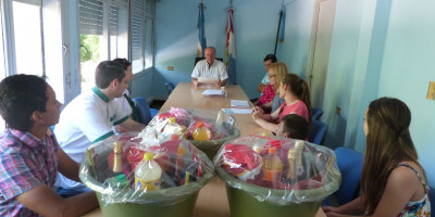 Premio a las Mejores Vidrieras Navideñas y Luminarias Navideñas en Hogares