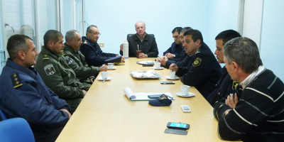 Reunión con autoridades policiales para coordinar acciones