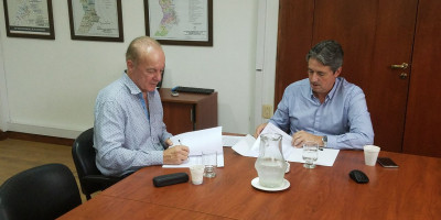 El Intendente concretó las gestiones de más de  $4.700.000 pesos para el Enripiada del Frigorífico